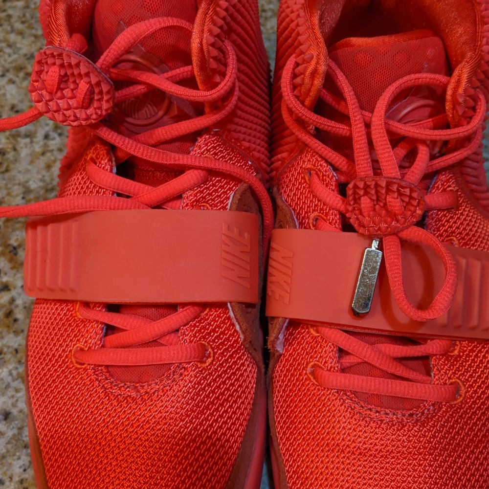 Nike Air YEZZY Red October